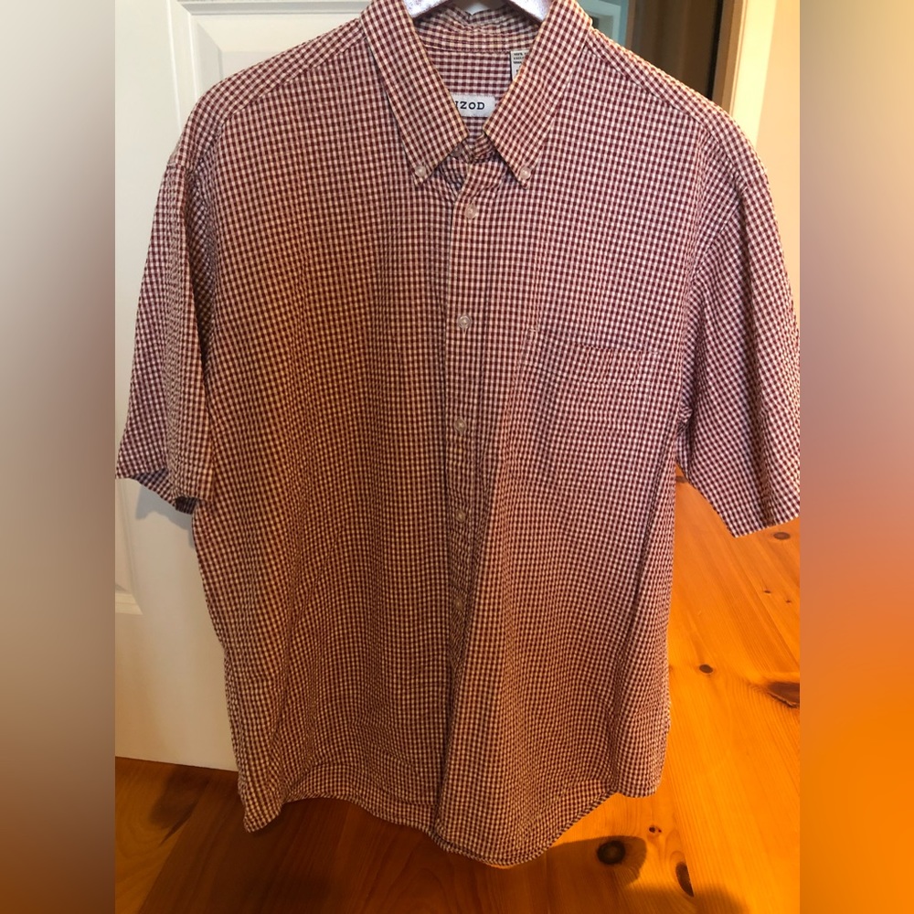 Men’s Izod short sleeve button down shirt-Size Large-excellent condition